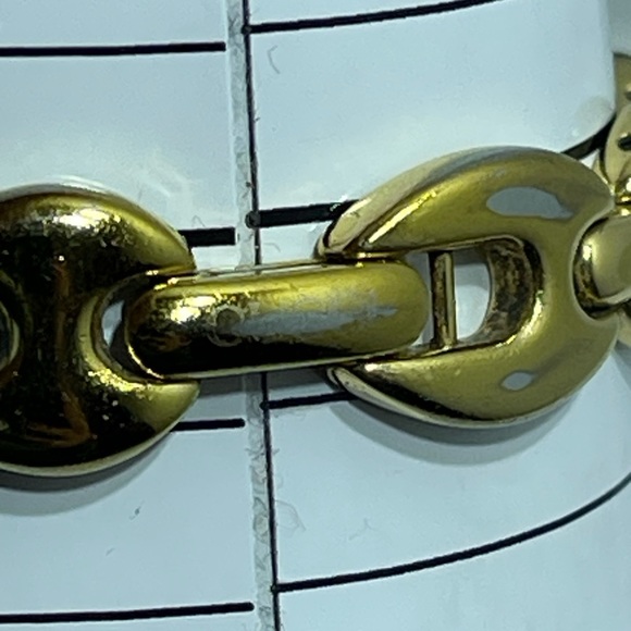 Gucci Watch size 61/2 inch. , preloved. Watch only. - Picture 4 of 11